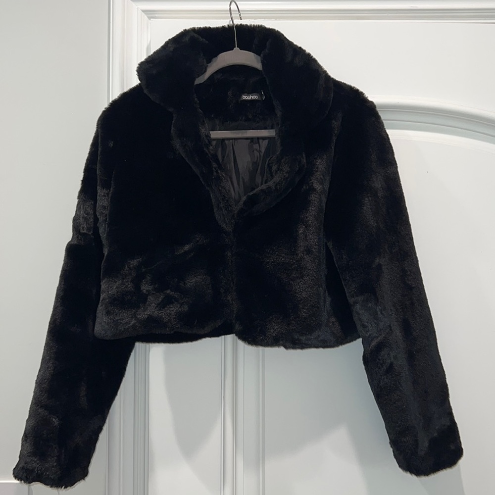 COPY - BOOHOO - Faux Fur Cropped Blazer Black - Size 4
